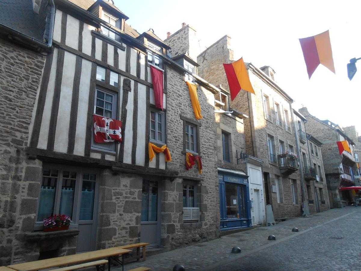 La Tocade Del Arte - Dinan Bed & Breakfast Lanvallay Dış mekan fotoğraf